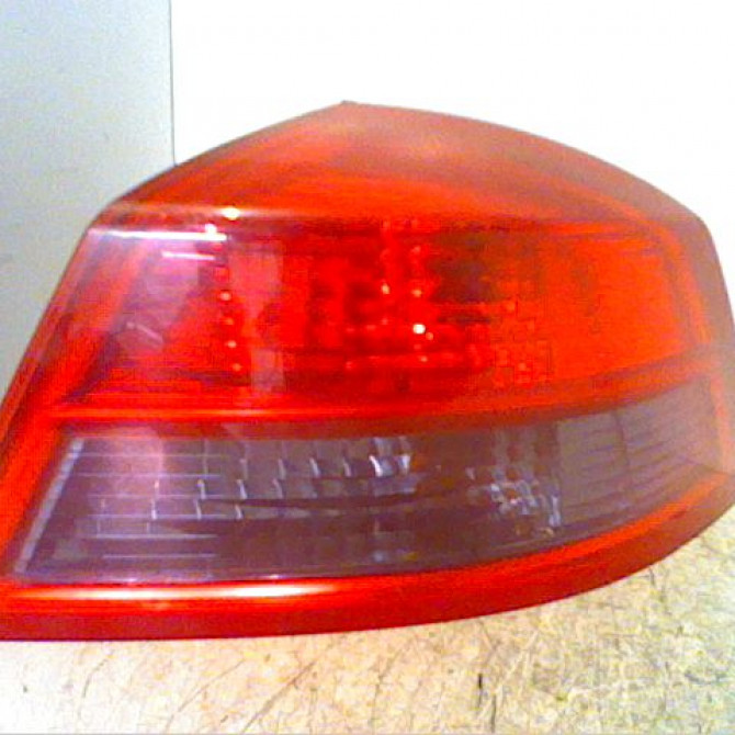 Feu arrière droit occasion RENAULT VELSATIS Phase 1 01-2002->04-2005 8200014360 1