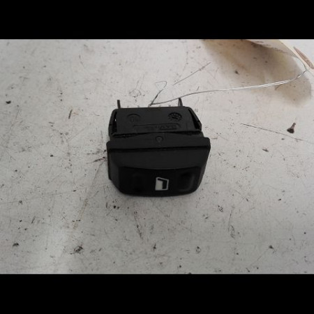 Commande lève-glace porte avant droite occasion CITROEN XSARA PICASSO Phase 2 02-2004->12-2010 1.6 HDI 110ch
