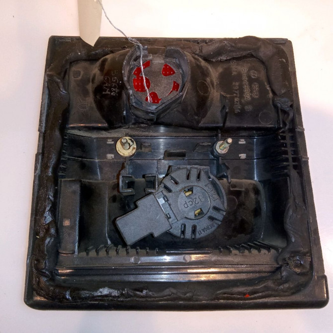 Feu arrière intérieur droit occasion AUDI 146 Phase 1 04-1995->04-1999 1.6i 75ch 2