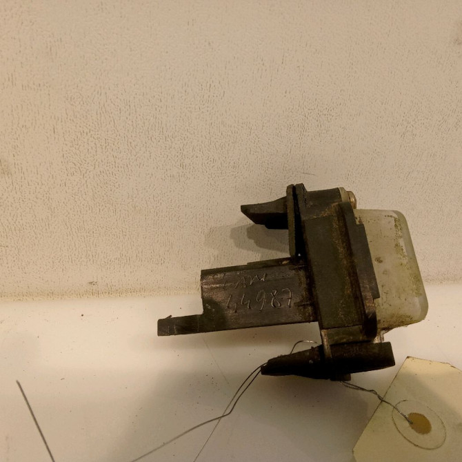 Eclaireur plaque de police d occasion PEUGEOT 406 Phase 1 04-1995->04-1999 2.1 TD 110ch 634099 2