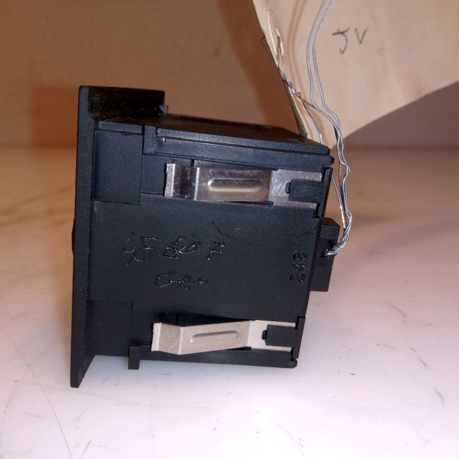 Bouton de warning occasion B.M.W. SERIE 3 V Phase 1 03-2005->09-2008 320d 177ch 3