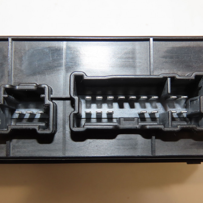 Commande lève-glace porte avant gauche occasion NISSAN JUKE Phase 1 09-2010->... 1.5 DCI 110ch 3