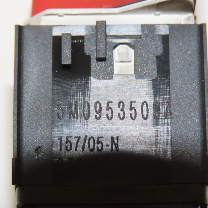 Bouton de warning occasion VOLKSWAGEN GOLF PLUS Phase 1 03-2005->03-2009 1.9 TDI 105ch 5M0953509B 3