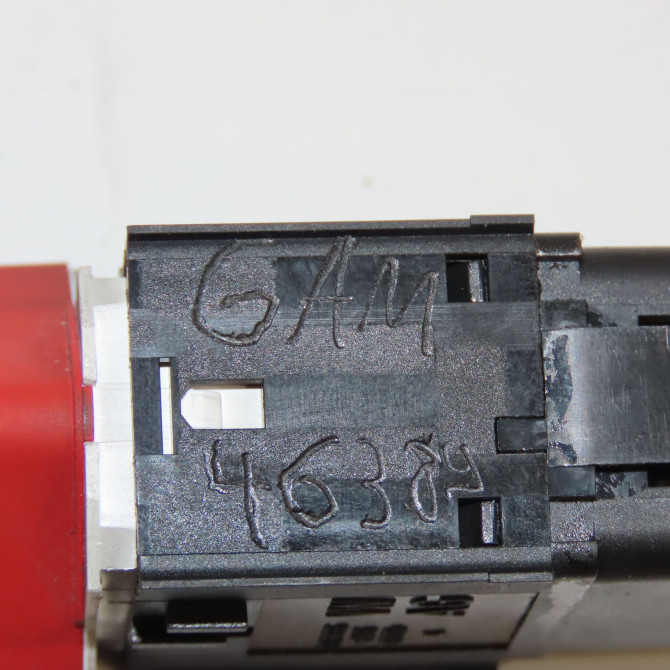 Bouton de warning occasion VOLKSWAGEN GOLF PLUS Phase 1 03-2005->03-2009 1.9 TDI 105ch 5M0953509B 4