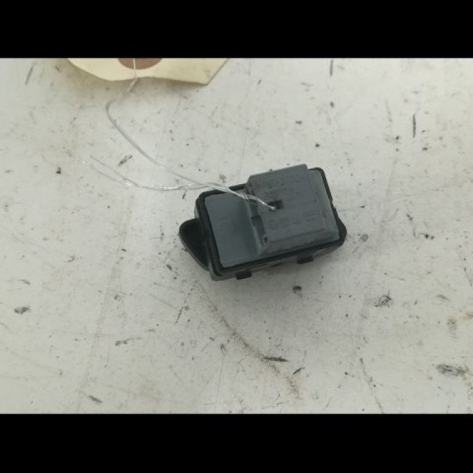 Commande lève-glace porte avant droite occasion VOLKSWAGEN POLO IV Phase 2 05-2005->09-2009 1.4 TDI 80ch 2