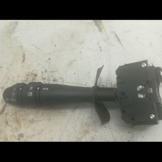 Commande clignotant occasion RENAULT CLIO II Phase 2 06-2001->07-2006 1.2 7701066570 1