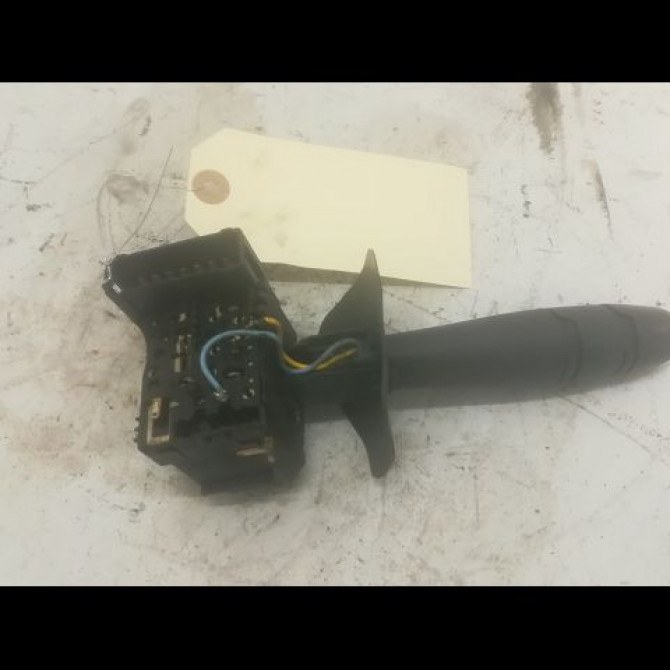 Commande clignotant occasion RENAULT CLIO II Phase 2 06-2001->07-2006 1.2 7701066570 2