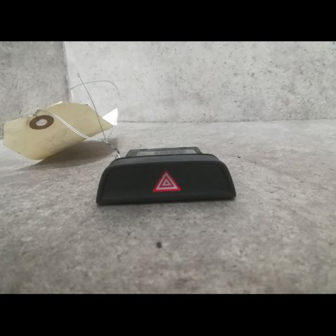 Bouton de warning occasion KIA SPORTAGE III Phase 1 09-2010->... 1.7 CRDI 115ch 937903U010AK5 1