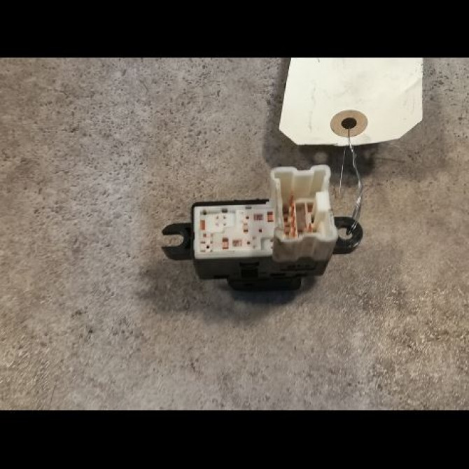 Commande lève-glace porte avant droite occasion NISSAN MICRA III Phase 3 11-2007->11-2010 1.4i 88ch 25411AX610 2