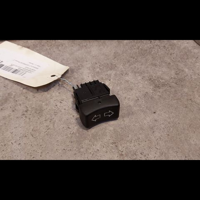 Commande lève-glace porte avant droite occasion RENAULT EXPRESS Phase 2 09-1994->09-1997 1