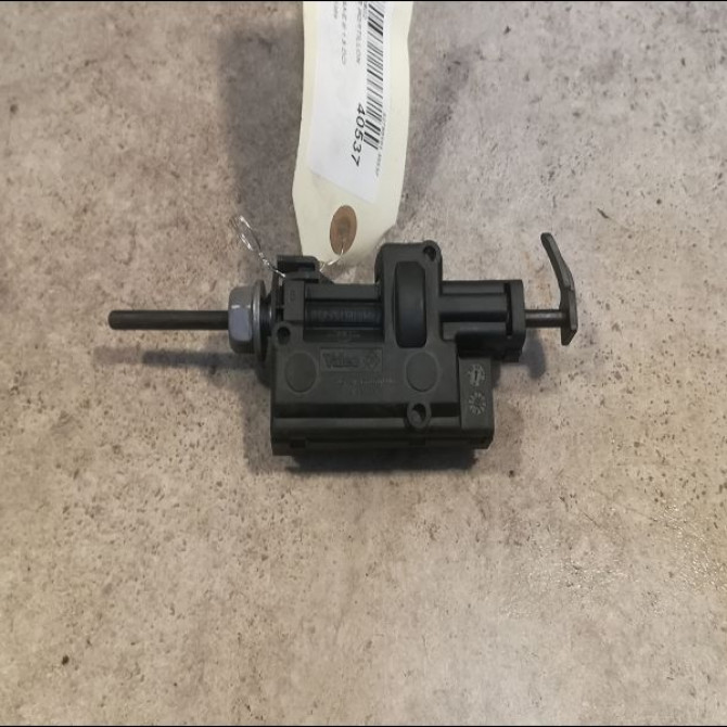 Actionneur portillon aile ard occasion RENAULT MEGANE III Phase 1 11-2008->01-2012 1.5 DCI 85ch 1