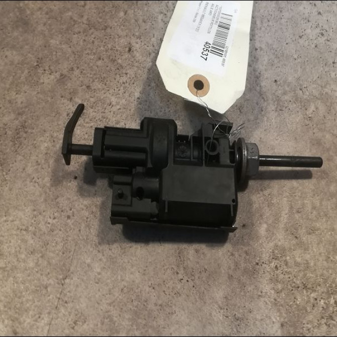 Actionneur portillon aile ard occasion RENAULT MEGANE III Phase 1 11-2008->01-2012 1.5 DCI 85ch 2