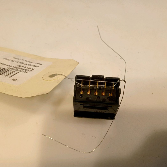 Commande leve-glace porte arrière droite occasion PEUGEOT 406 Phase 1 04-1995->04-1999 2.1 TD 110ch 6552KT 2