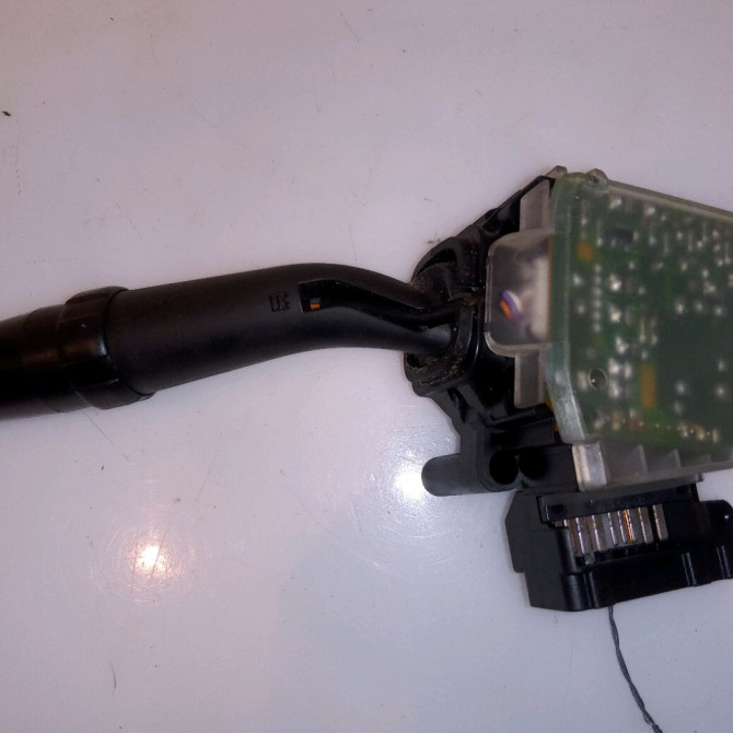 Commande essuie glace occasion TOYOTA COROLLA VERSO II Phase 1 05-2004->06-2007 136 D-4D 8465205170 2