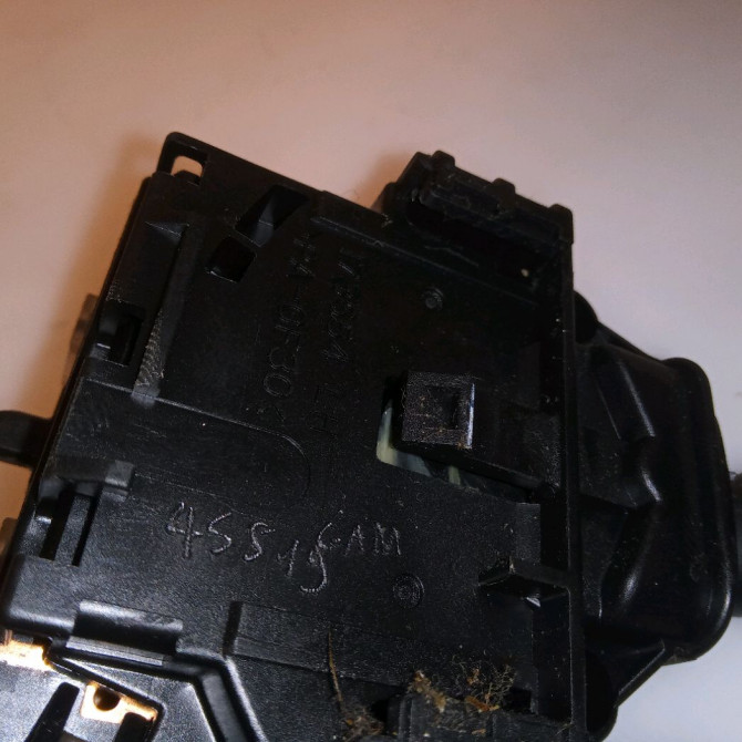 Commande essuie glace occasion TOYOTA COROLLA VERSO II Phase 1 05-2004->06-2007 136 D-4D 8465205170 4