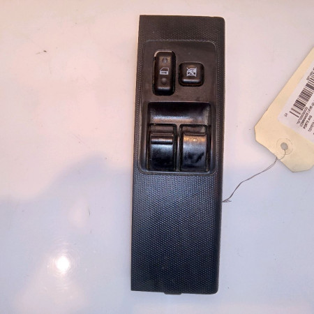 Commande lève-glace porte avant gauche occasion TOYOTA COROLLA VERSO II Phase 1 05-2004->06-2007 136 D-4D 848200F030