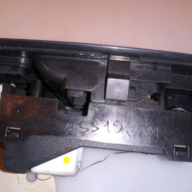 Commande lève-glace porte avant gauche occasion TOYOTA COROLLA VERSO II Phase 1 05-2004->06-2007 136 D-4D 848200F030 4