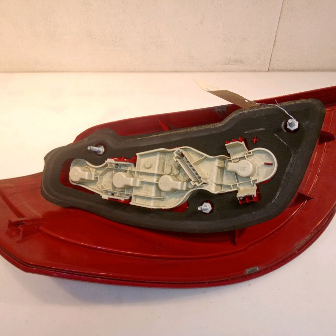 Feu arrière droit occasion MERCEDES CLASSE A I 169820306428 2