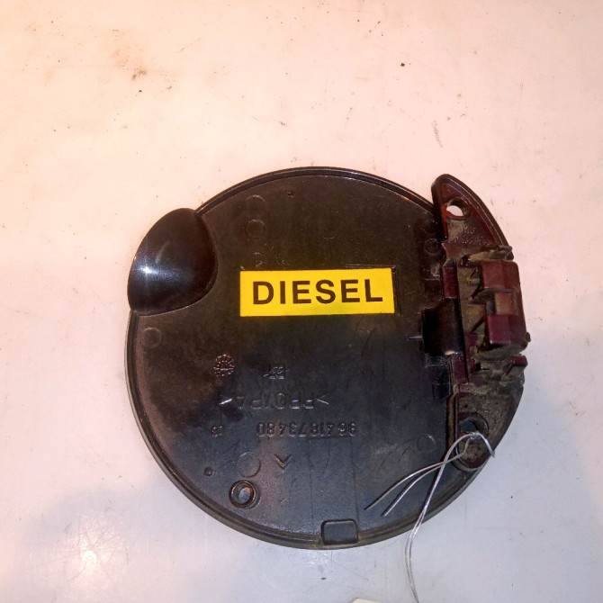 Volet de trappe carburant occasion CITROEN C3 PLURIEL I Phase 1 04-2003->09-2008 1.4 HDi 1517A2 2