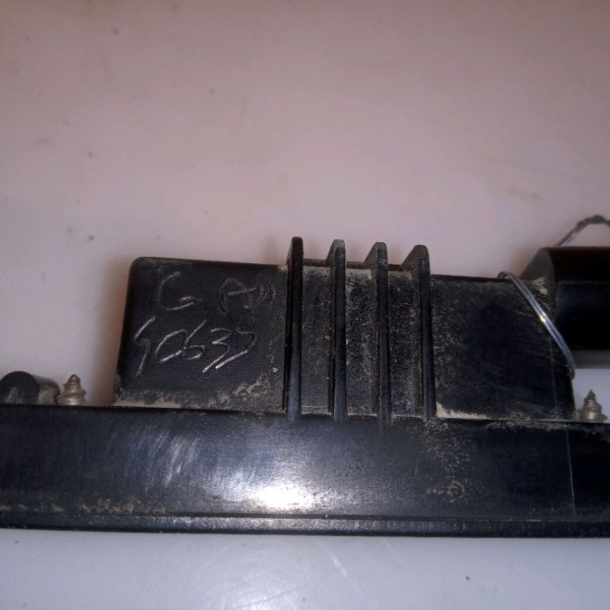 Eclaireur plaque de police d occasion VOLKSWAGEN PASSAT V Phase 1 03-2005->10-2010 1.9 TDI 105ch 3C5943021 3