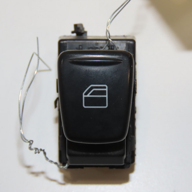 Commande lève-glace porte avant droite occasion SMART SMART CITY/FORTWO II Phase 1 04-2007->03-2015 A4519051800 1