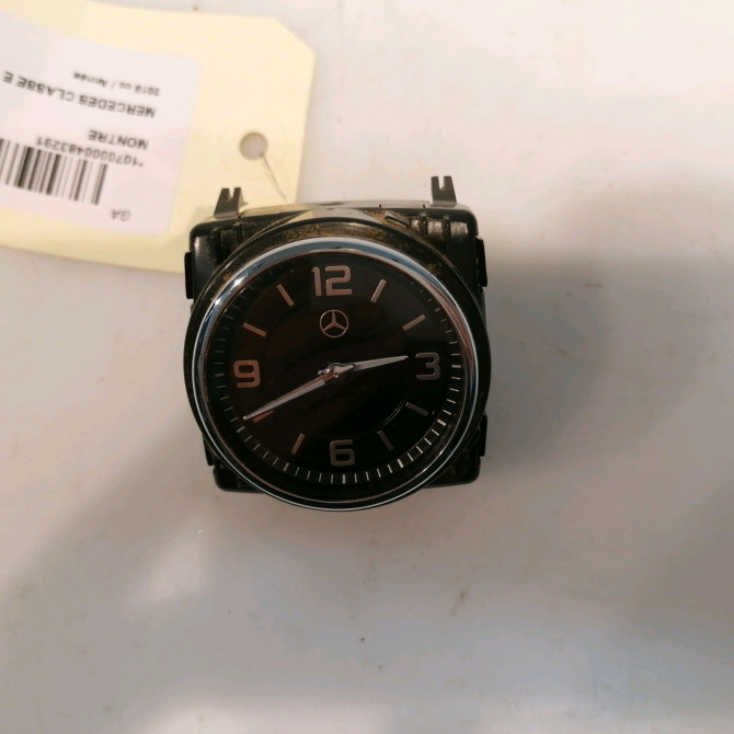 Montre occasion MERCEDES CLASSE E V Phase 1 02-2016->... 2138272000 1