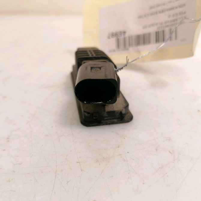 Eclaireur plaque de police g occasion VOLKSWAGEN EOS Phase 1 04-2006->01-2011 2.0 TDI 140ch 3D0943021A 3