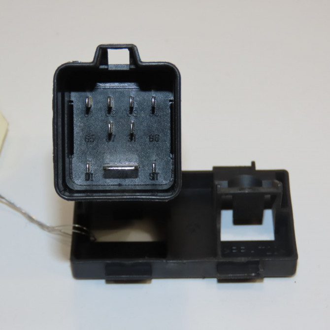 Boitier de préchauffage occasion VOLKSWAGEN TOURAN I Phase 2 11-2006->09-2010 2.0TDi 16v 140ch 2