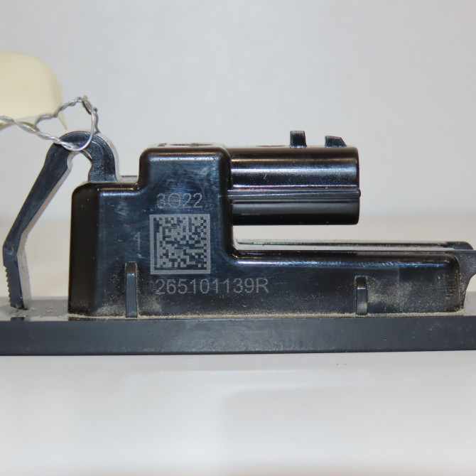 Eclaireur plaque de police d occasion RENAULT CLIO V 265101139R 2