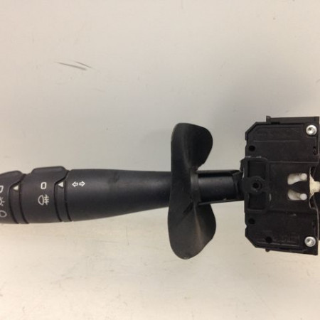 Commande clignotant occasion RENAULT CLIO II Phase 2 06-2001->07-2006 1.5 DCI 65ch 7701066570