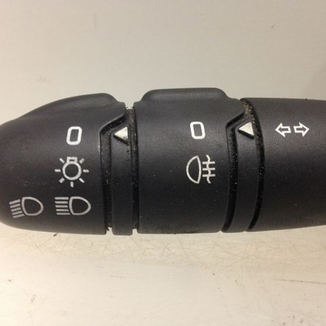 Commande clignotant occasion RENAULT CLIO II Phase 2 06-2001->07-2006 1.5 DCI 65ch 7701066570 2