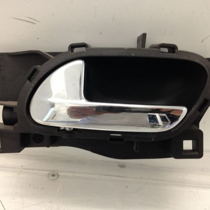 Poignee int porte avg occasion PEUGEOT 407 phase 1 SW 07-2004->07-2008 1.6 HDI 110ch 9143J9 1