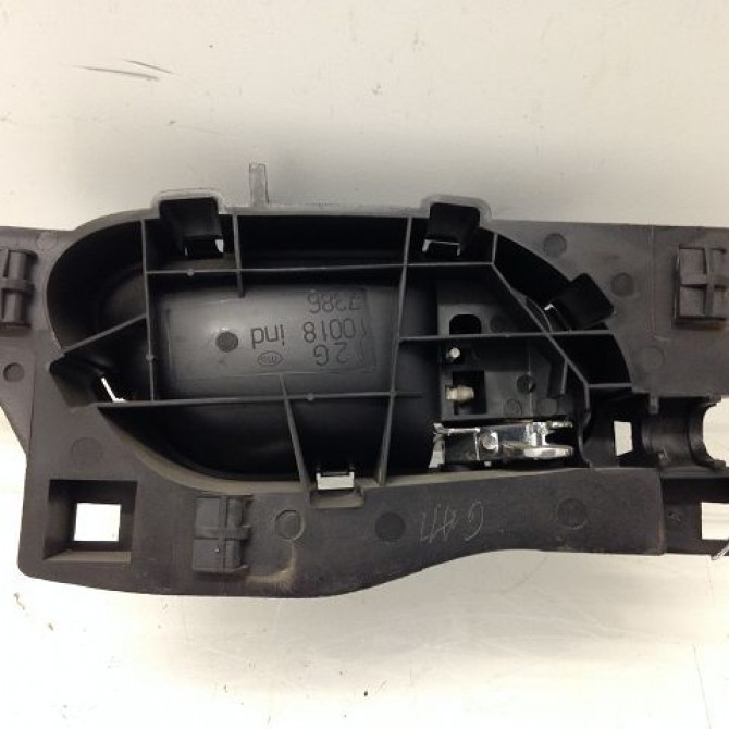 Poignee int porte avg occasion PEUGEOT 407 phase 1 SW 07-2004->07-2008 1.6 HDI 110ch 9143J9 2