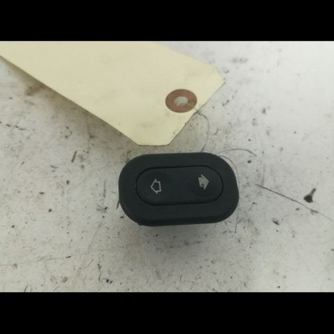 Commande lève-glace porte avant droite occasion FIAT PUNTO I Phase 1 11-1993->10-1999 TD 60ch 720657060 1