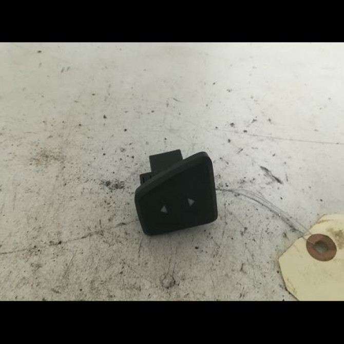 Commande lève-glace porte avant gauche occasion FIAT 500 II 500 II Phase 1 2007-07-01->2016-03-31 1.3 D MULTIJET 16v 75ch 735482601 1