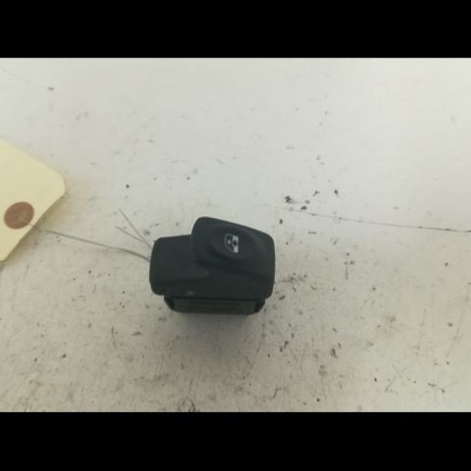 Commande lève-glace porte avant droite occasion RENAULT CLIO II Phase 1 03-1998->06-2001 8200467795 1