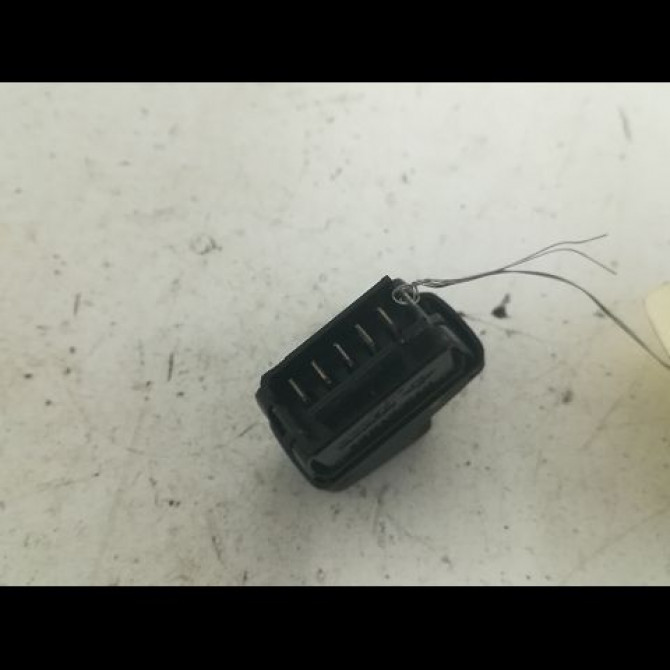 Commande lève-glace porte avant droite occasion RENAULT CLIO II Phase 1 03-1998->06-2001 8200467795 2