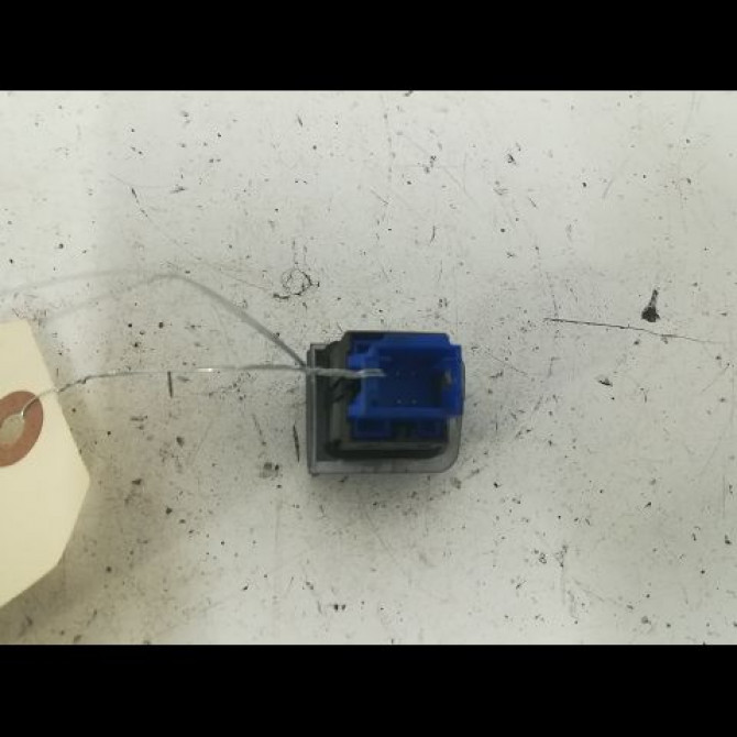 Bouton de warning occasion PEUGEOT 208 208 Phase 1 2012-03-01->2015-09-30 1.0 PURETECH 68ch 96750916ZD 2