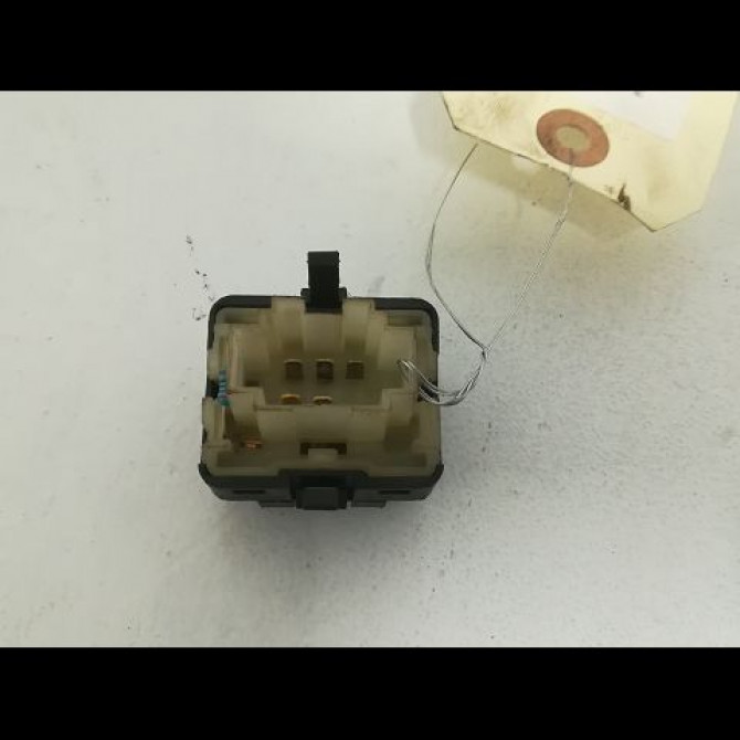 Commande leve-glace porte arrière droite occasion VOLKSWAGEN GOLF III Phase 1 01-1992->12-1997 1.8i 90ch 2