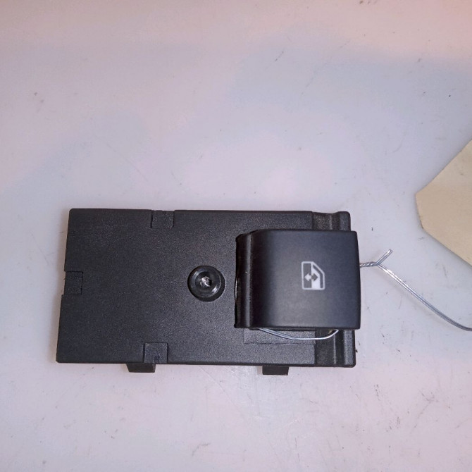 Commande leve-glace porte arrière droite occasion OPEL ZAFIRA III Phase 1 11-2011->... 13301888 1