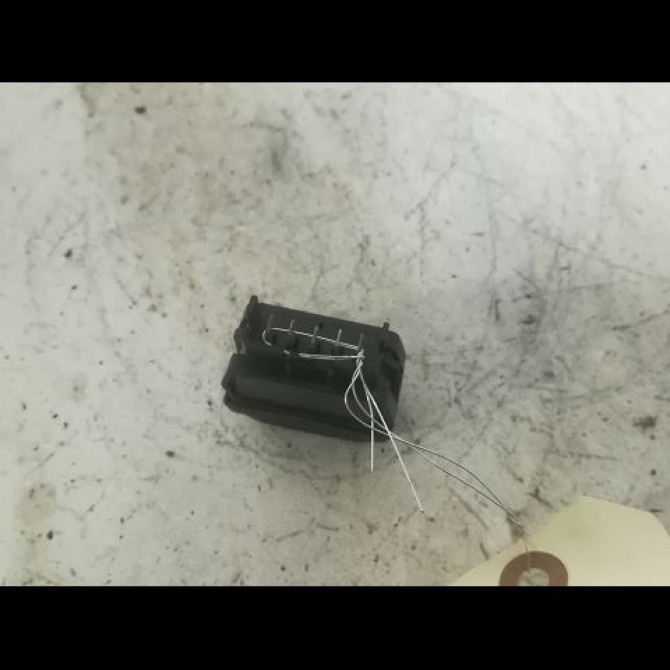 Commande lève-glace porte avant gauche occasion CITROEN XSARA phase 1 BREAK 02-1998->09-2000 1.9 D 69ch 2