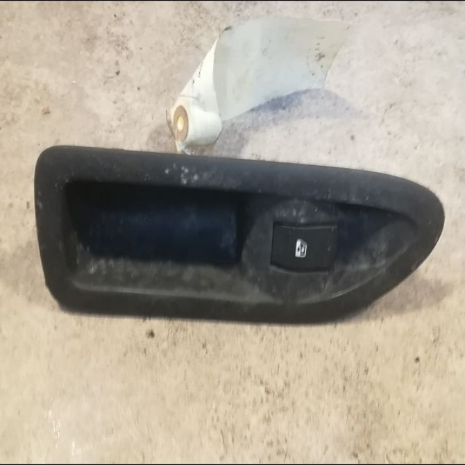 Commande leve-glace porte arrière gauche occasion RENAULT LAGUNA II Phase 1 11-2000->03-2005 1.9 DCI 110ch 8200220507 1