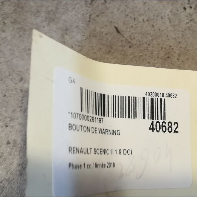 Bouton de warning occasion RENAULT SCENIC III Phase 1 04-2009->11-2011 1.9 DCI 130ch 252100502R 2