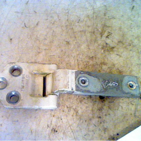 Charniere inf porte battante ard occasion VOLKSWAGEN CADDY III Phase 1 03-2004->07-2010 1.9 TDI 105ch 2K5827152