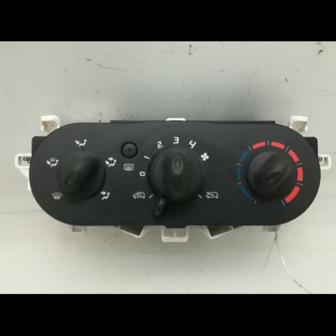 Commande de chauffage occasion RENAULT TWINGO II Phase 1 06-2007->11-2011 1.2i 16v 75ch 1