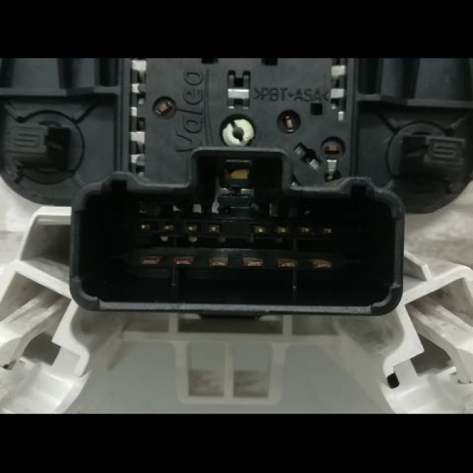 Commande de chauffage occasion RENAULT TWINGO II Phase 1 06-2007->11-2011 1.2i 16v 75ch 3