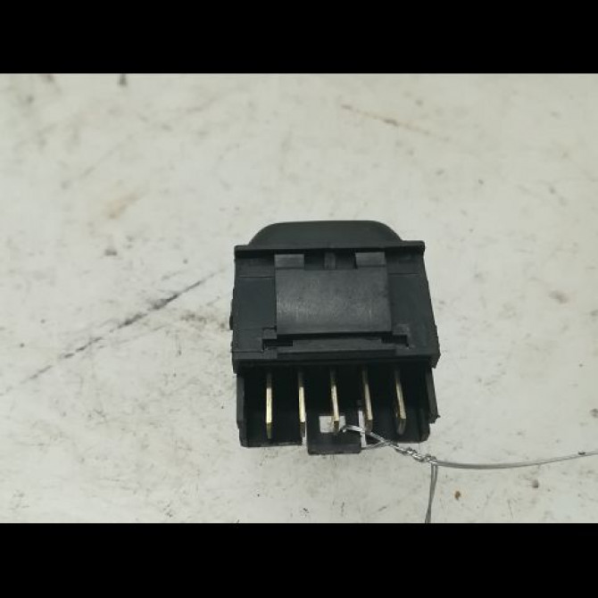 Commande lève-glace porte avant droite occasion PEUGEOT PARTNER I Phase 2 11-2002->05-2008 1.6 HDI 90ch 2