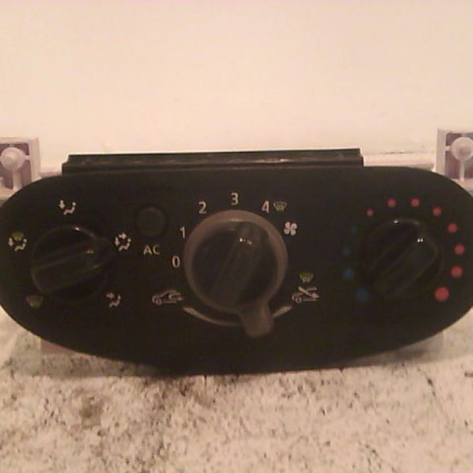 Commande de chauffage occasion DACIA SANDERO I Phase 1 06-2008->10-2012 1.5 DCI 85ch 6001551800 1
