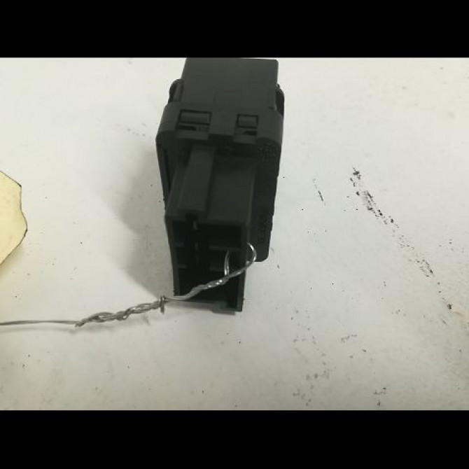 Commande leve-glace porte arrière droite occasion PEUGEOT 206 Phase 2 02-2003->02-2009 2.0 HDI 90ch 2