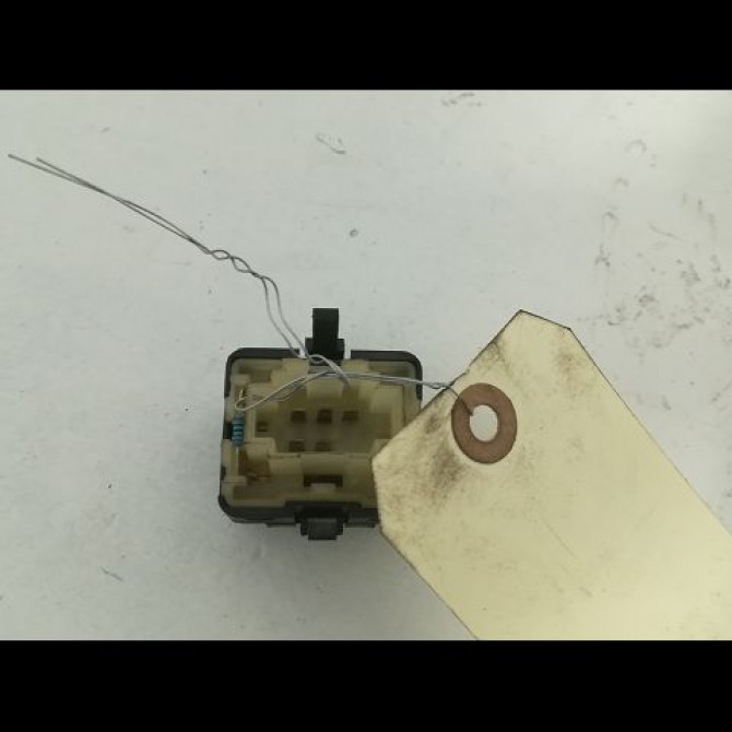 Commande lève-glace porte avant droite occasion VOLKSWAGEN GOLF III Phase 1 01-1992->12-1997 1.8i 90ch 2